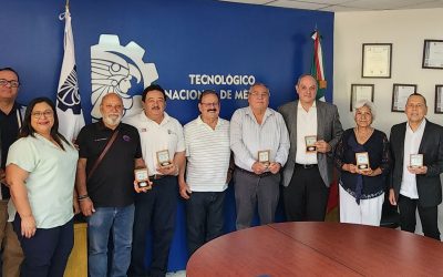 IT de La Paz reconoce la trayectoria académica de personal Docente