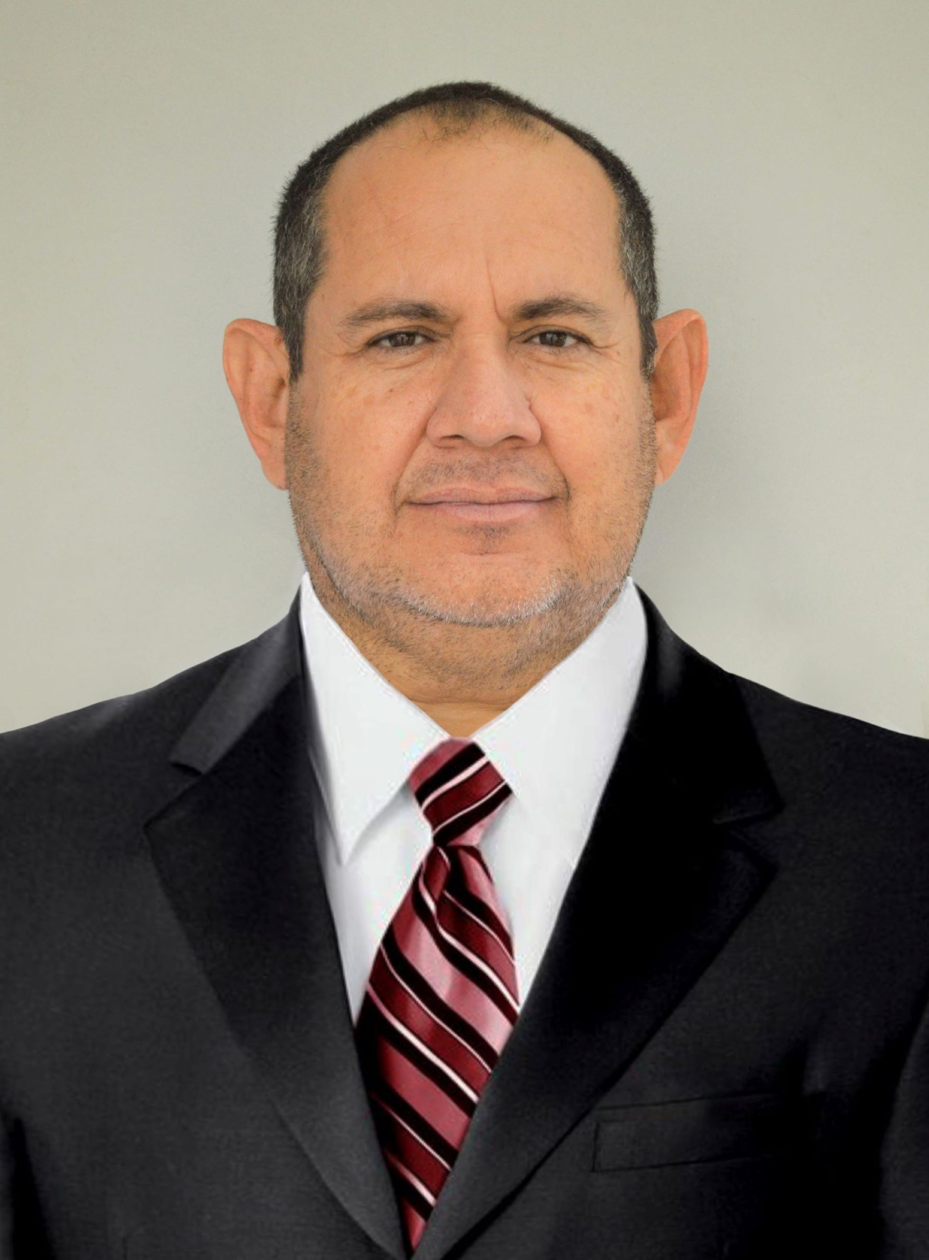 Dr. César Higuera Verdugo